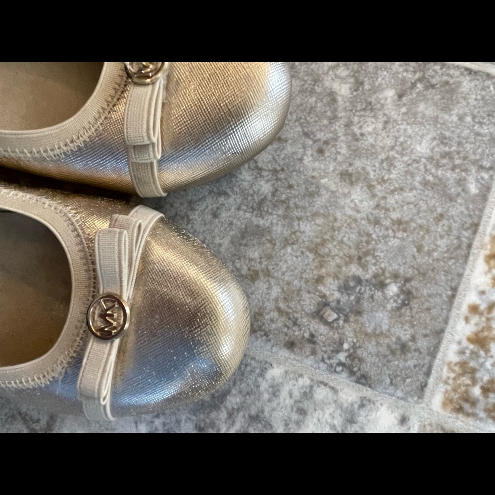 Michael kors flat